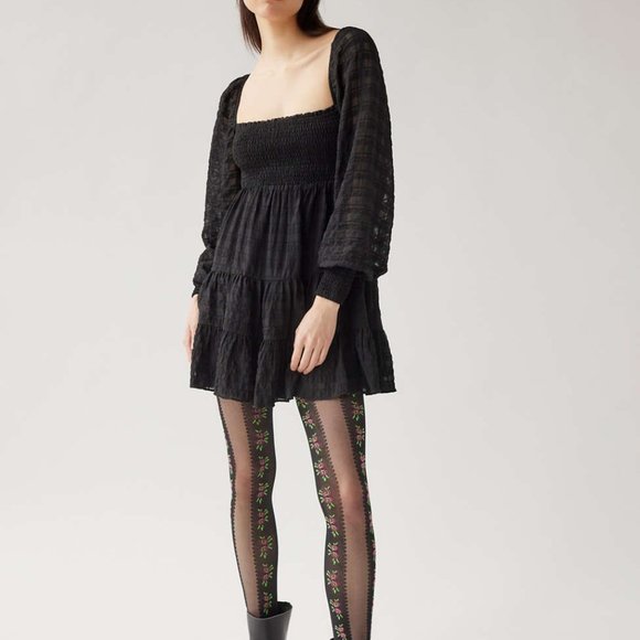 Halloween Ready - Urban Outfitters black vintage rose floral pattern tights - Picture 2 of 3